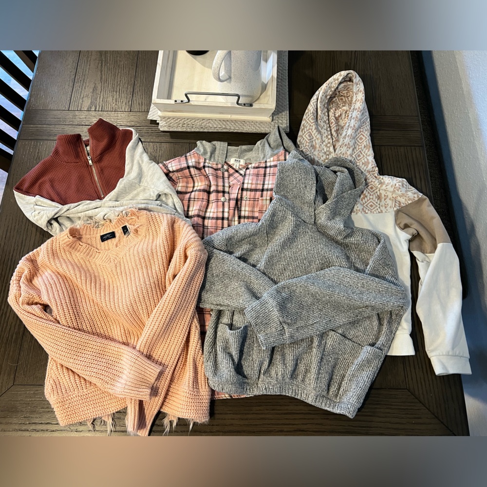 5 long sleeve BKE (Buckle Brand) girls shirts